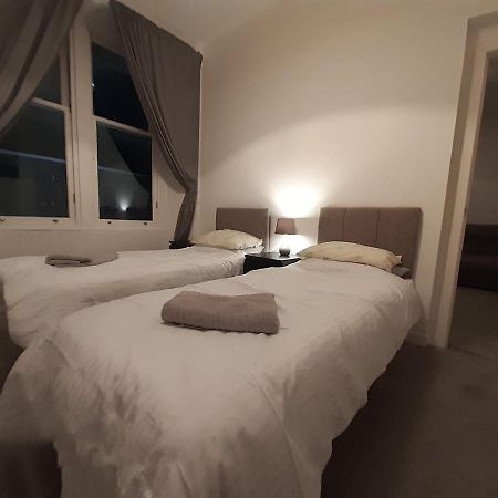 Carvetii: Edward House B. 2 Dbl bed 1st floor flat Appartement Dunfermline Buitenkant foto