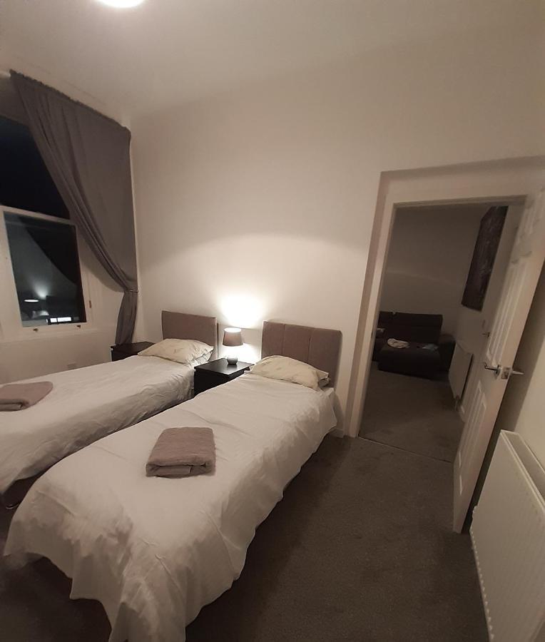 Carvetii: Edward House B. 2 Dbl bed 1st floor flat Appartement Dunfermline Buitenkant foto