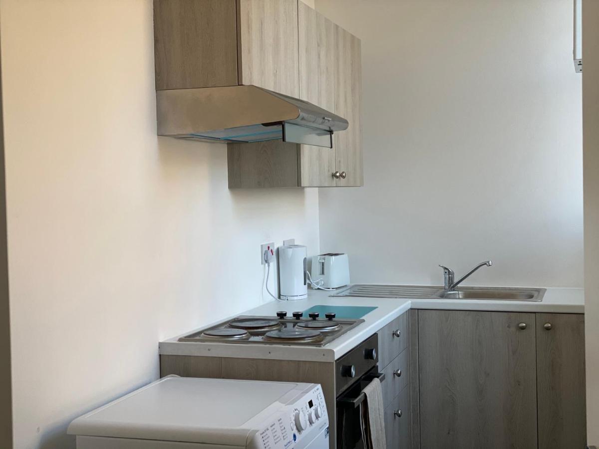 Carvetii: Edward House B. 2 Dbl bed 1st floor flat Appartement Dunfermline Buitenkant foto